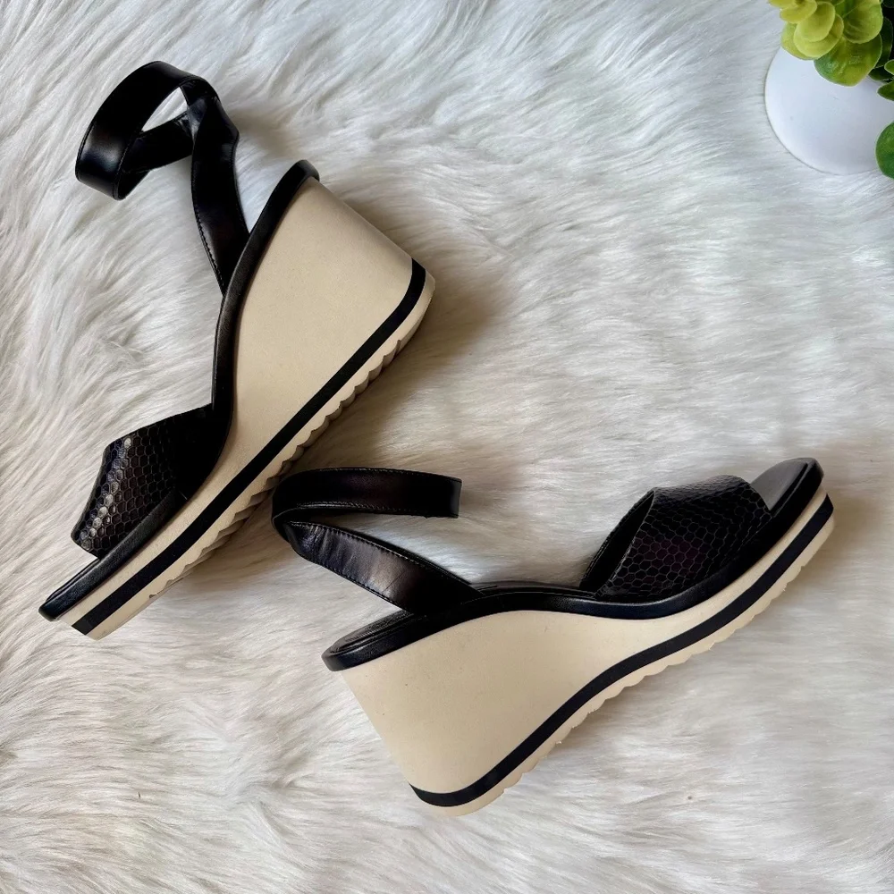 Vince Camuto vince camuto